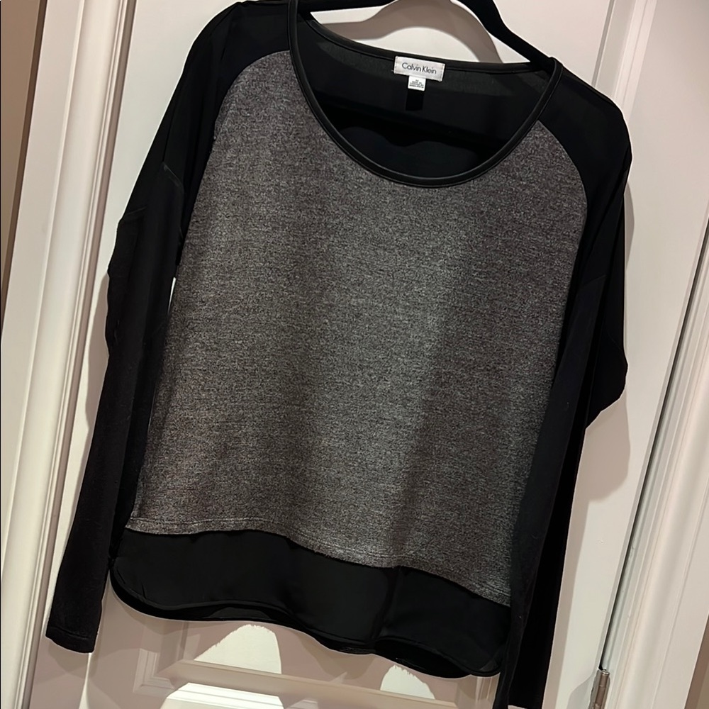 Calvin Klein Women's Black and Grey Top